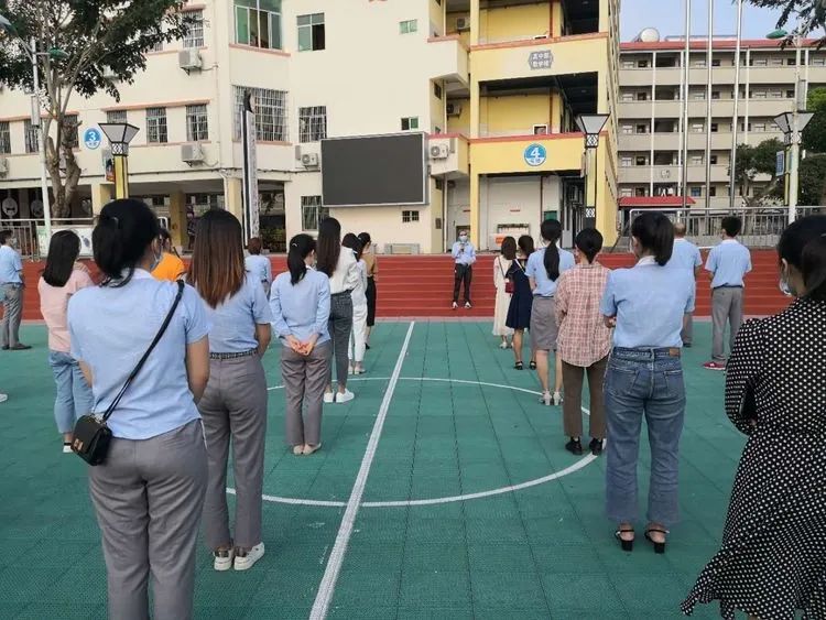 ?？邳S岡金盤高級中學(xué)開學(xué)防疫演練已開始！