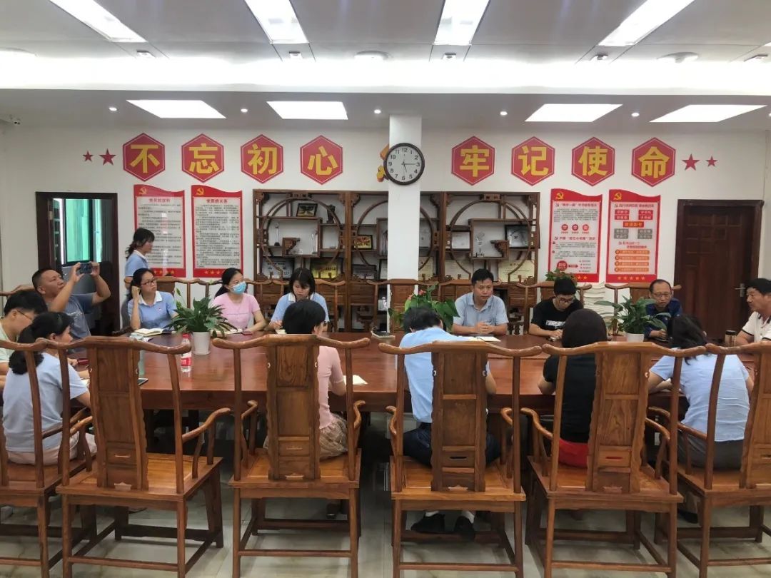 紅心獻(xiàn)給黨——?？邳S岡金盤(pán)高級(jí)中學(xué)黨支部開(kāi)展紀(jì)念建黨99周年系列活動(dòng)