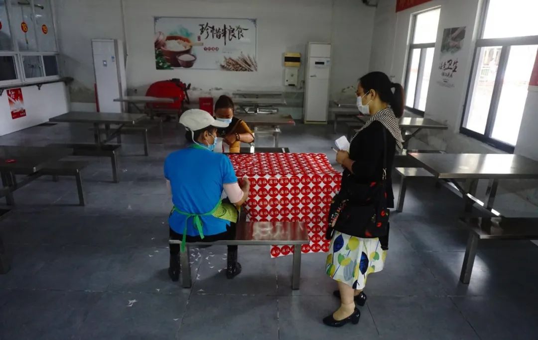 省教育廳韓主任一行蒞臨黃岡金盤高級中學開展2020春季開學復課專項檢查工作