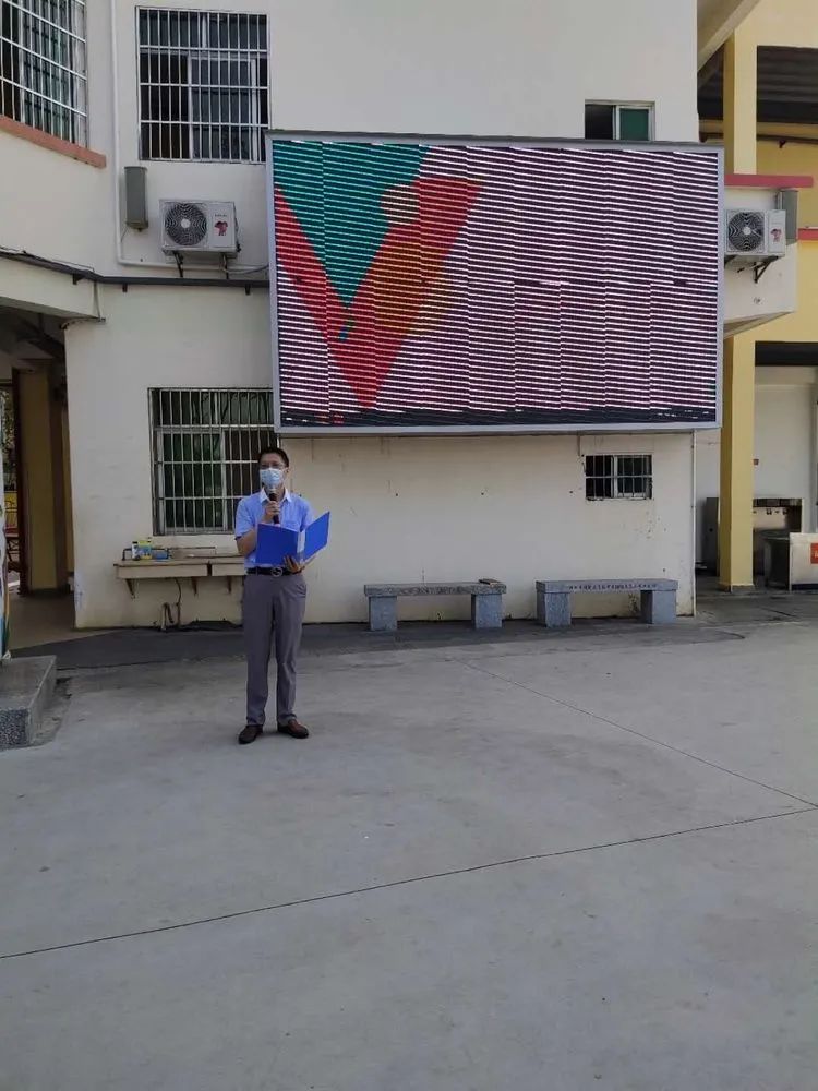 ?？邳S岡金盤高級中學(xué)開學(xué)防疫演練已開始！