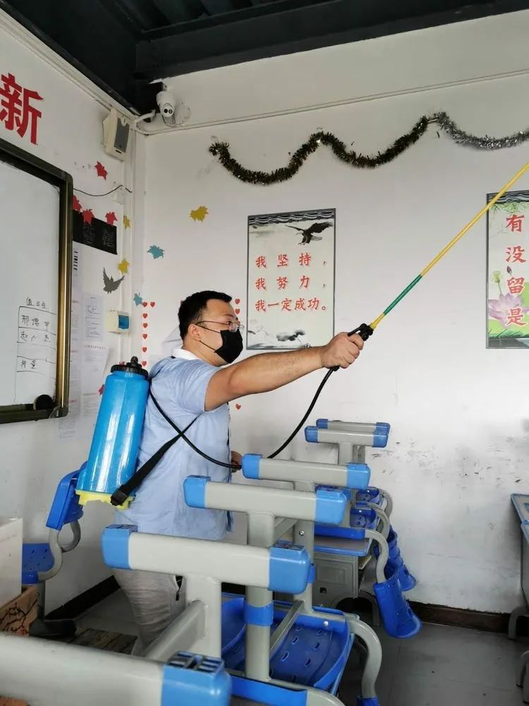 ?？邳S岡金盤高級中學(xué)開學(xué)防疫演練已開始！