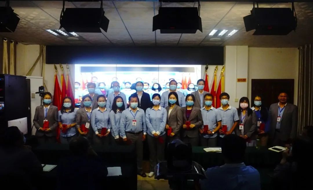 海口黃岡金盤(pán)高級(jí)中學(xué)召開(kāi)全體教職工大會(huì)