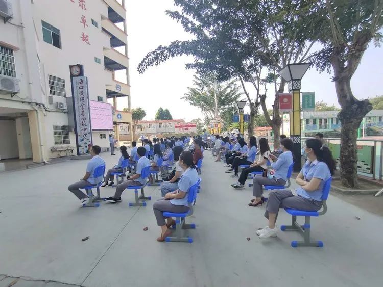 ?？邳S岡金盤高級中學(xué)開學(xué)防疫演練已開始！