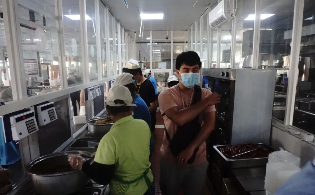 ?？谑惺袌霰O(jiān)督管理局來我校開展學(xué)校食堂專項檢查工作