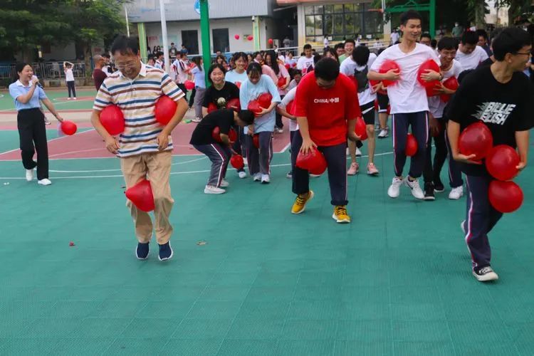 七月鳳凰花開日，乃我金榜題名時(shí)——2020年?？邳S岡金盤高級中學(xué)高考動員活動