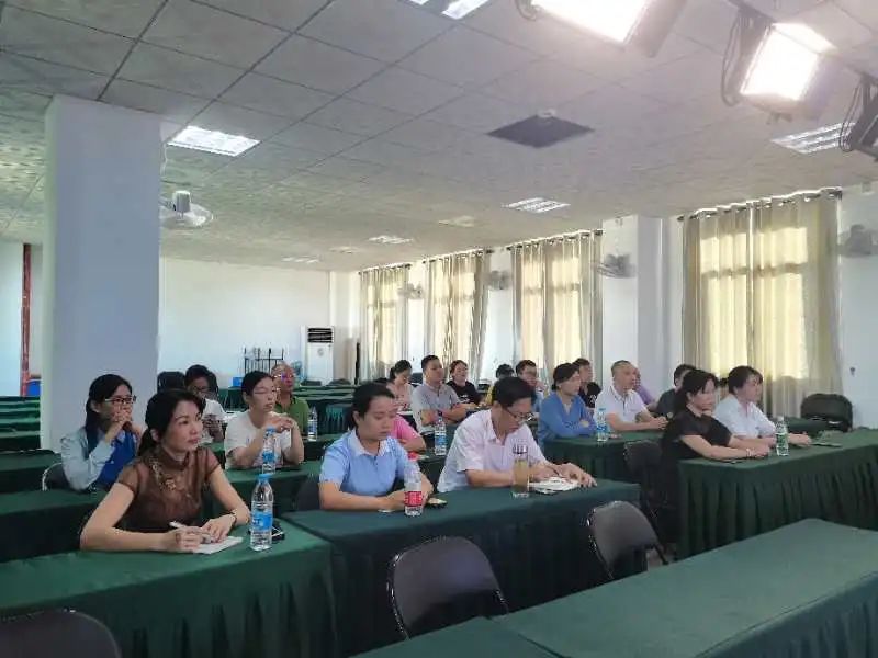 家校情融 共創(chuàng)未來——?？邳S岡金盤高級中學(xué)召開家長委員會會議