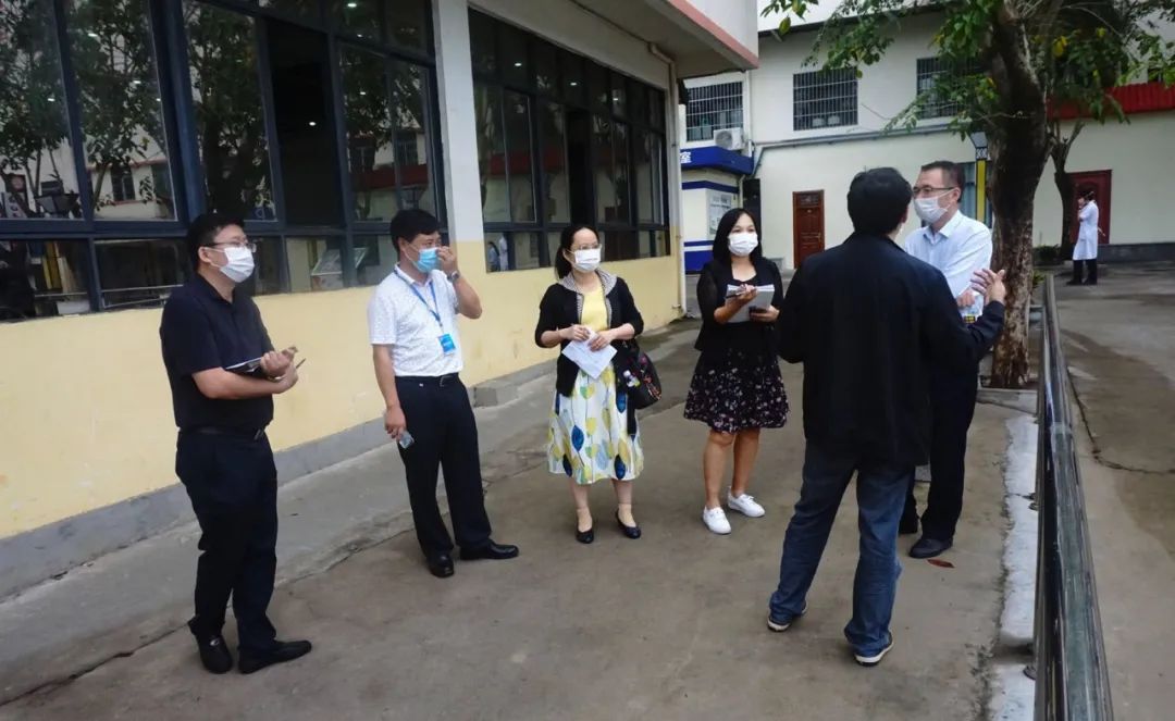 省教育廳韓主任一行蒞臨黃岡金盤高級中學開展2020春季開學復課專項檢查工作