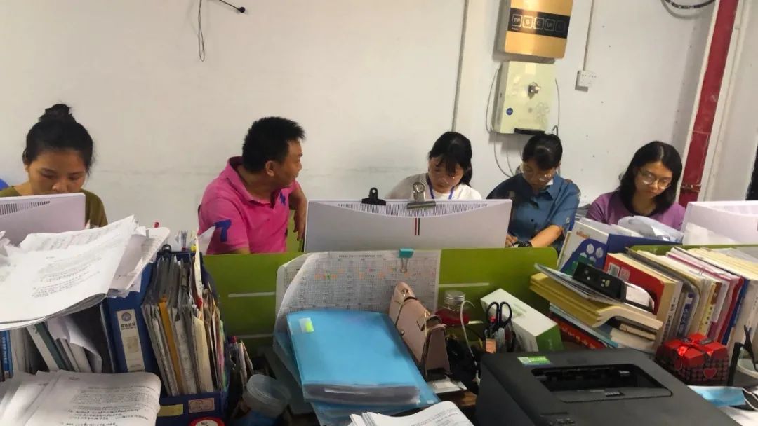 高端研討互學(xué)互鑒 資源共享共促共贏——記海南中學(xué)海口黃岡金盤高級(jí)中學(xué)高考備考研討會(huì)