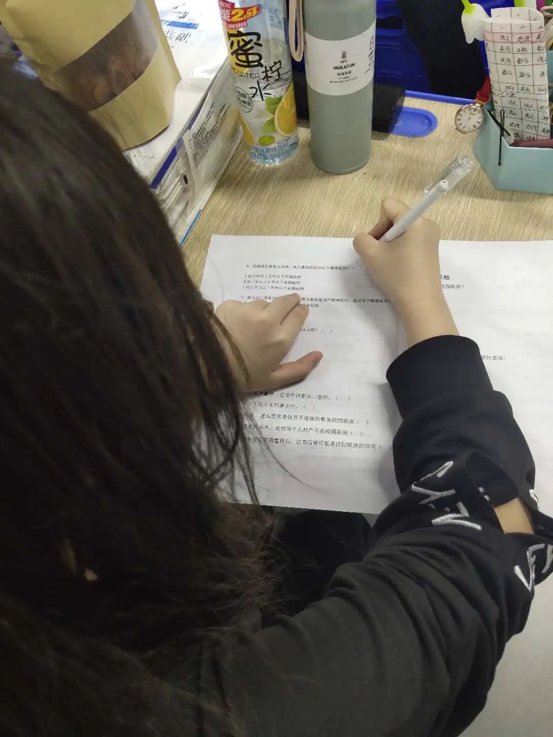 海口黃岡金盤高級中學(xué)開展”共建平安校園，預(yù)防校園欺凌“主題班會