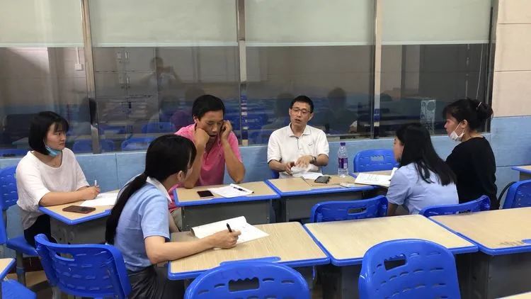 助力教學(xué) 沖刺高考——海南華僑中學(xué)、?？邳S岡金盤高級(jí)中學(xué)舉行高考備考研討會(huì)