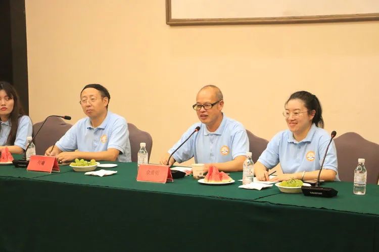 參觀學(xué)習(xí)取真經(jīng) 借鑒經(jīng)驗促提升——?？邳S岡金盤高級中學(xué)赴黃岡中學(xué)研修交流