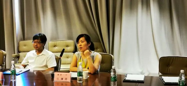 在教授縣學(xué)習(xí)教育 育海南島精英人才——海口黃岡金盤(pán)高級(jí)中學(xué)赴蘄春一中研修