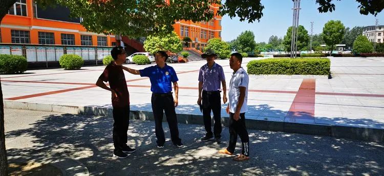 在教授縣學(xué)習(xí)教育 育海南島精英人才——海口黃岡金盤(pán)高級(jí)中學(xué)赴蘄春一中研修