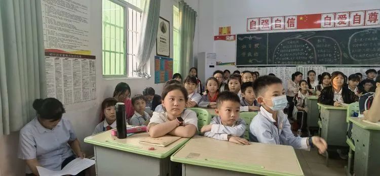 ?？邳S岡金盤高級中學(xué)·晨曦文學(xué)社成立