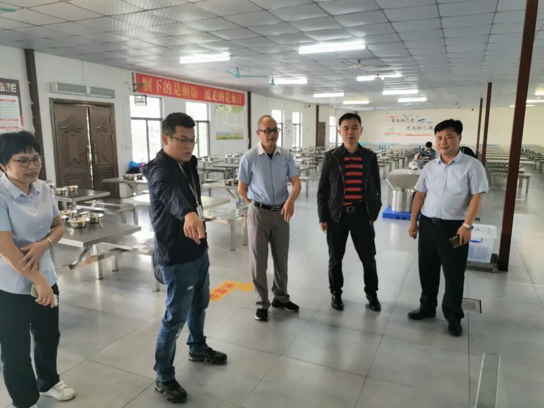 護航新學期——?？谑惺袌霰O(jiān)督管理局來我校開展學校食堂食品安全聯(lián)合檢查工作