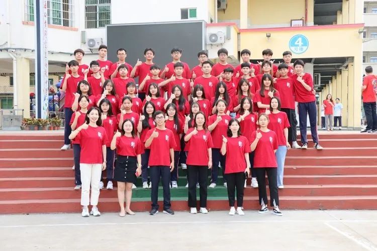 海口黃岡金盤高級(jí)中學(xué)——十八而至，放飛理想2021屆成人禮