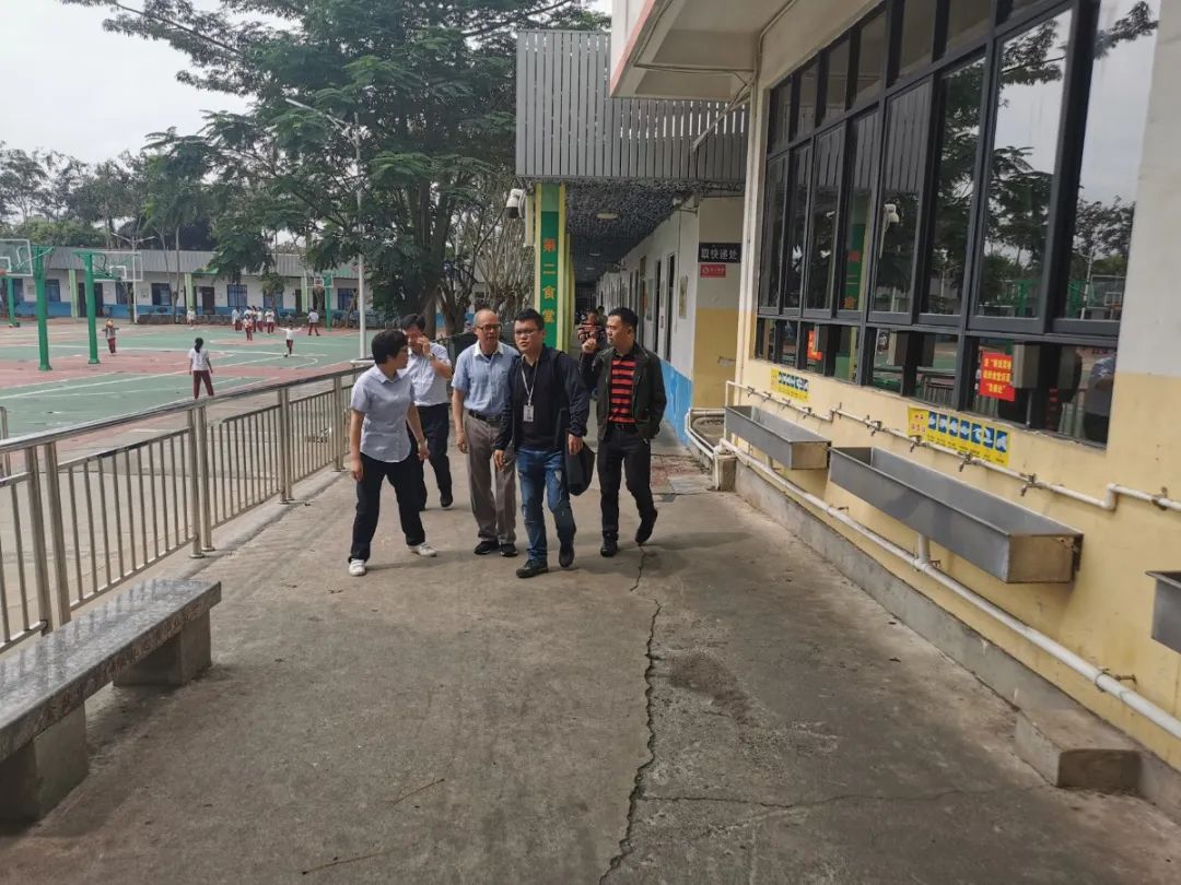 護航新學期——?？谑惺袌霰O(jiān)督管理局來我校開展學校食堂食品安全聯(lián)合檢查工作