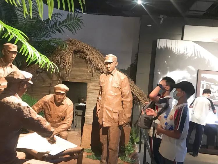 “重溫紅色歷史，做時代新人”——?？邳S岡金盤高級中學(xué)初中部春季研學(xué)活動