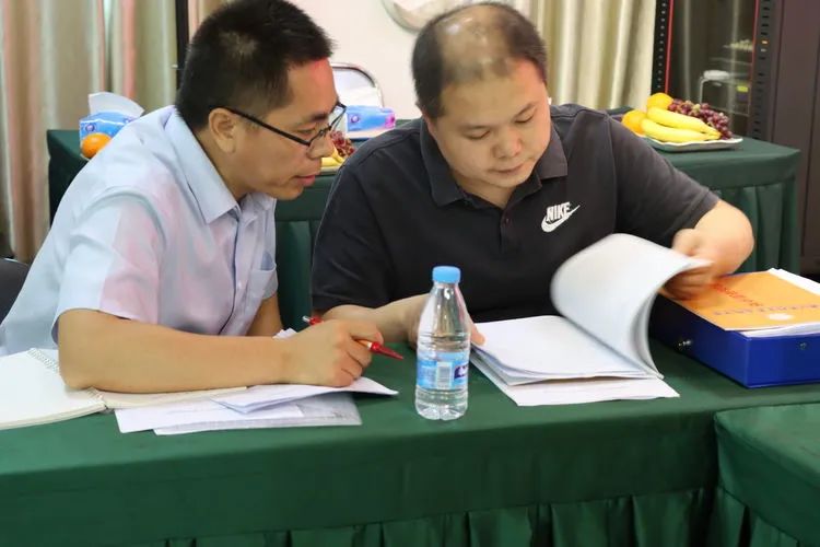 年檢促前行 乘勢再揚帆——?？邳S岡金盤高級中學(xué)迎接市教育局年檢工作檢查指導(dǎo)