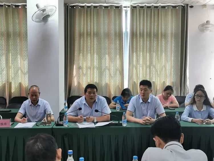 年檢促前行 乘勢再揚帆——?？邳S岡金盤高級中學(xué)迎接市教育局年檢工作檢查指導(dǎo)