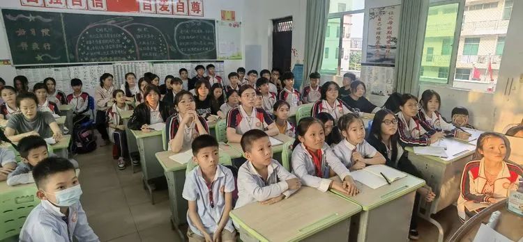 ?？邳S岡金盤高級中學(xué)·晨曦文學(xué)社成立