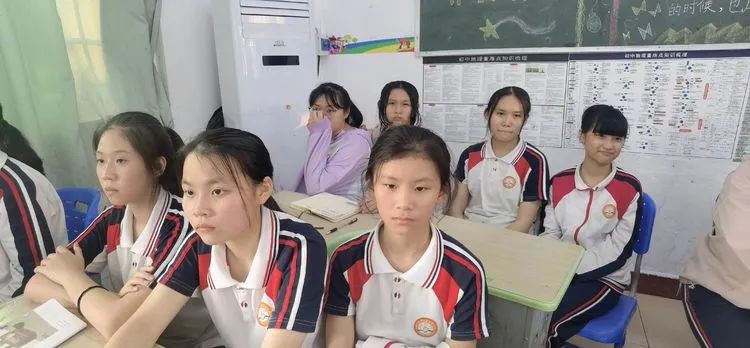 ?？邳S岡金盤高級中學(xué)·晨曦文學(xué)社成立