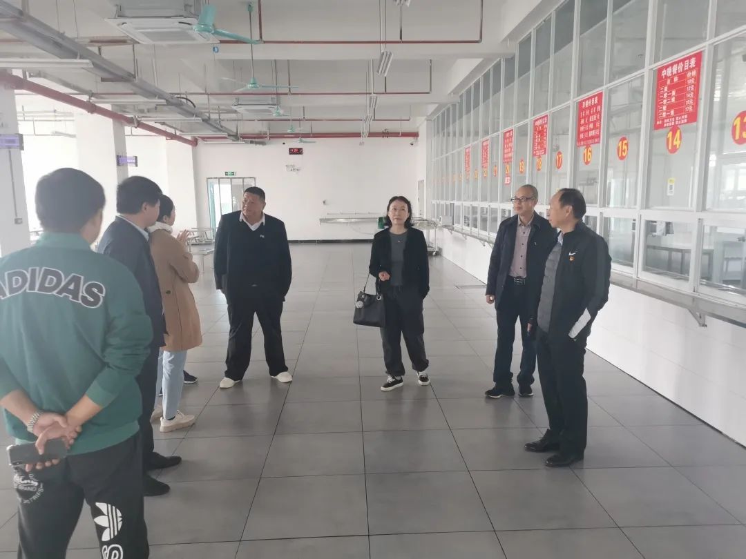 寒假常態(tài)化疫情防控檢查——市教育局王玉芳主任一行到我校開展安全檢查