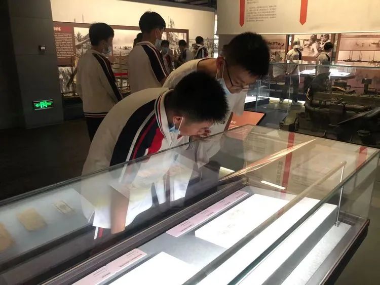 “重溫紅色歷史，做時代新人”——?？邳S岡金盤高級中學(xué)初中部春季研學(xué)活動