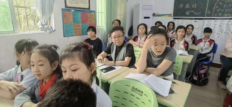 ?？邳S岡金盤高級中學(xué)·晨曦文學(xué)社成立