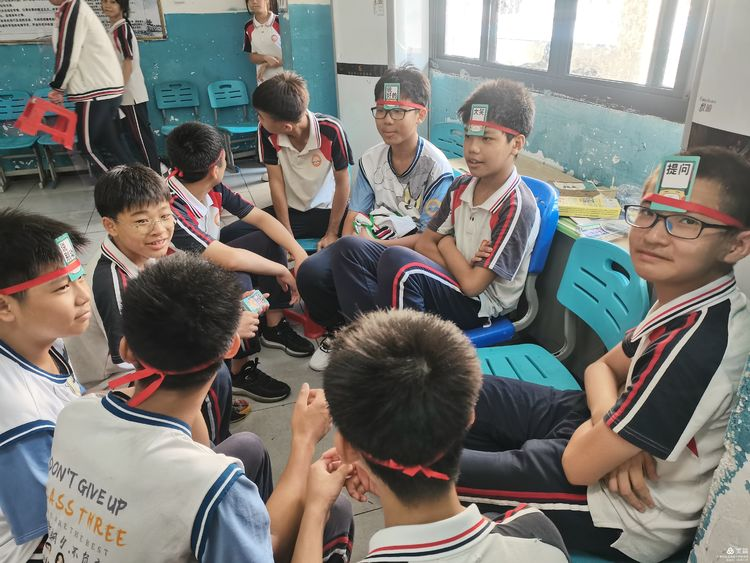 “展風(fēng)采 慶六一”|?？邳S岡金盤高級中學(xué)初中小學(xué)部慶六一活動暨新少先隊(duì)員入隊(duì)儀式