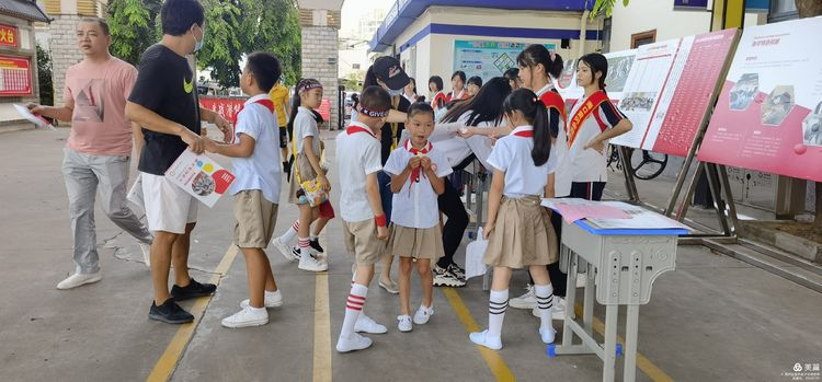 “展風(fēng)采 慶六一”|?？邳S岡金盤高級中學(xué)初中小學(xué)部慶六一活動暨新少先隊(duì)員入隊(duì)儀式