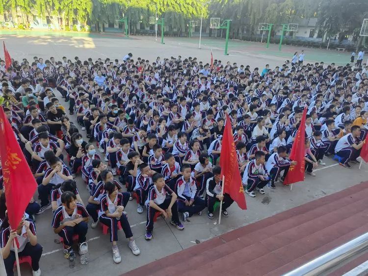 感恩明志 逐夢黃岡 | 海口黃岡金盤高級(jí)中學(xué)初中部開學(xué)典禮暨表彰大會(huì)