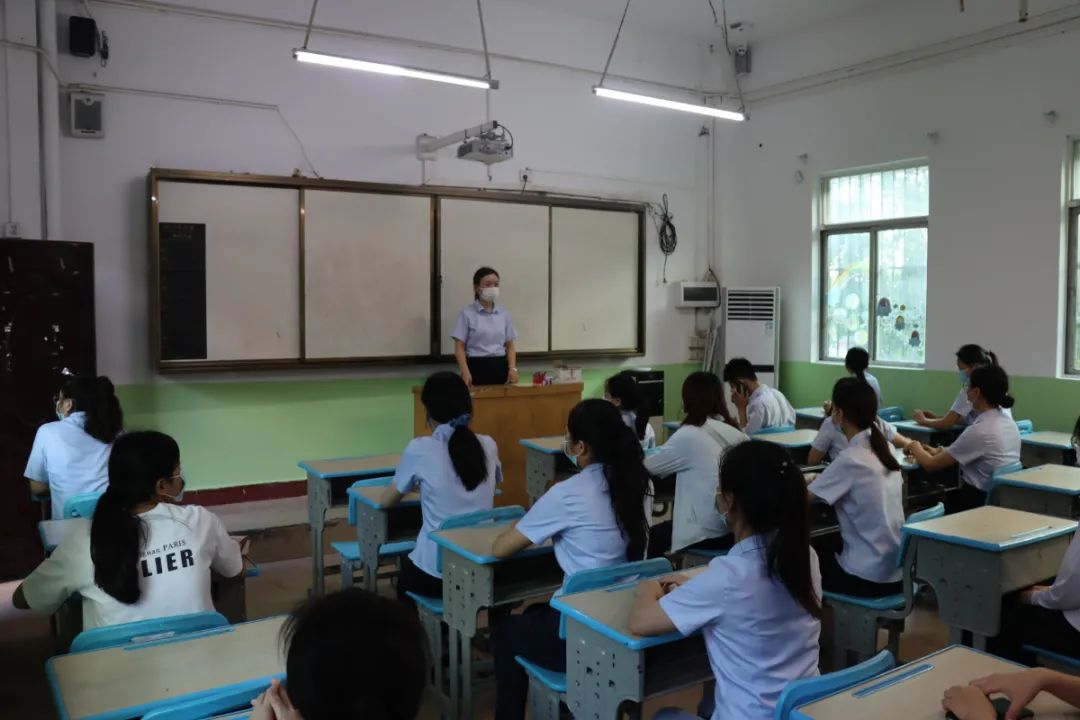 以練促防——?？邳S岡金盤(pán)高級(jí)中學(xué)開(kāi)學(xué)及疫情防控應(yīng)急演練