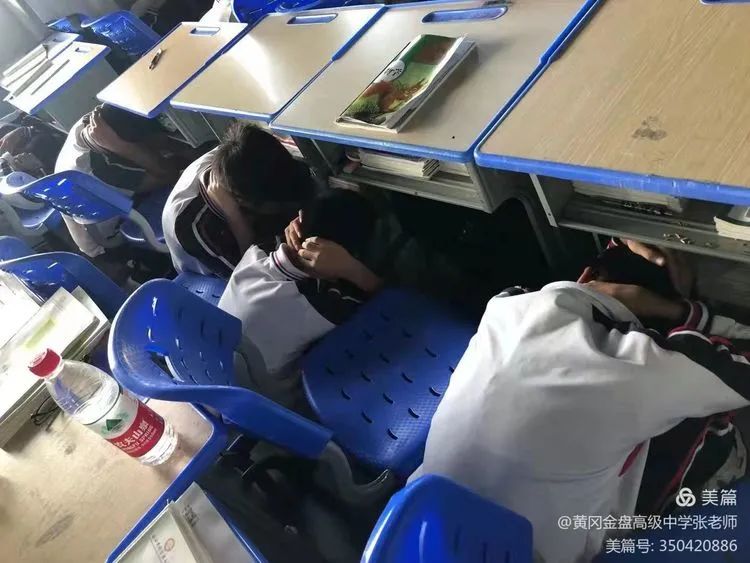 防患于未然 與平安相伴——?？邳S岡金盤(pán)高級(jí)中學(xué)金盤(pán)校區(qū)緊急疏散演練