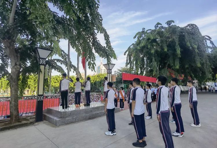 感恩明志 逐夢黃岡 | ?？邳S岡金盤高級(jí)中學(xué)初中部開學(xué)典禮暨表彰大會(huì)