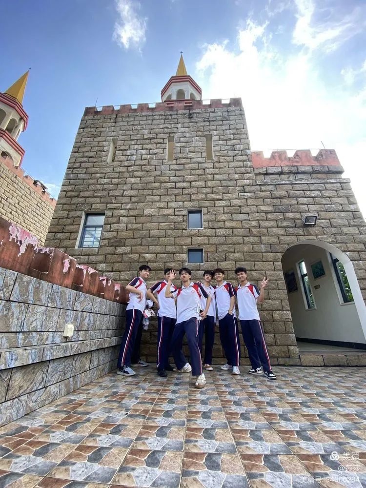 【校園動(dòng)態(tài)】賞花憶往昔——?？邳S岡金盤(pán)高級(jí)中學(xué)高中部研學(xué)之旅