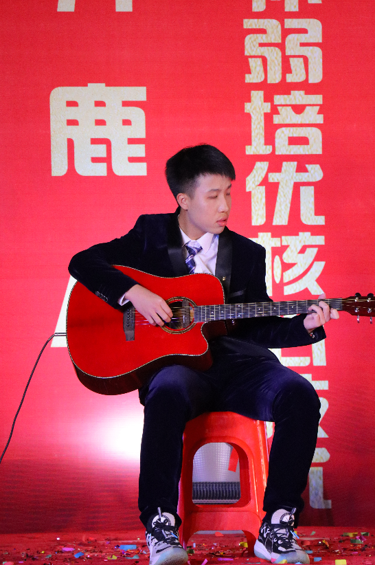 【校園新聞】青春逢盛世 起航在黃岡——?？邳S岡金盤高級中學2022椰海校區(qū)元旦晚會