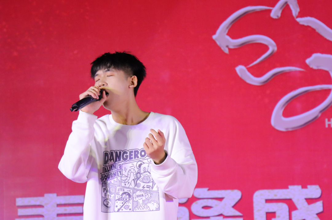 【校園新聞】青春逢盛世 起航在黃岡——?？邳S岡金盤高級中學2022椰海校區(qū)元旦晚會