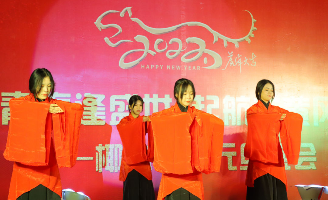 【校園新聞】青春逢盛世 起航在黃岡——海口黃岡金盤高級中學2022椰海校區(qū)元旦晚會