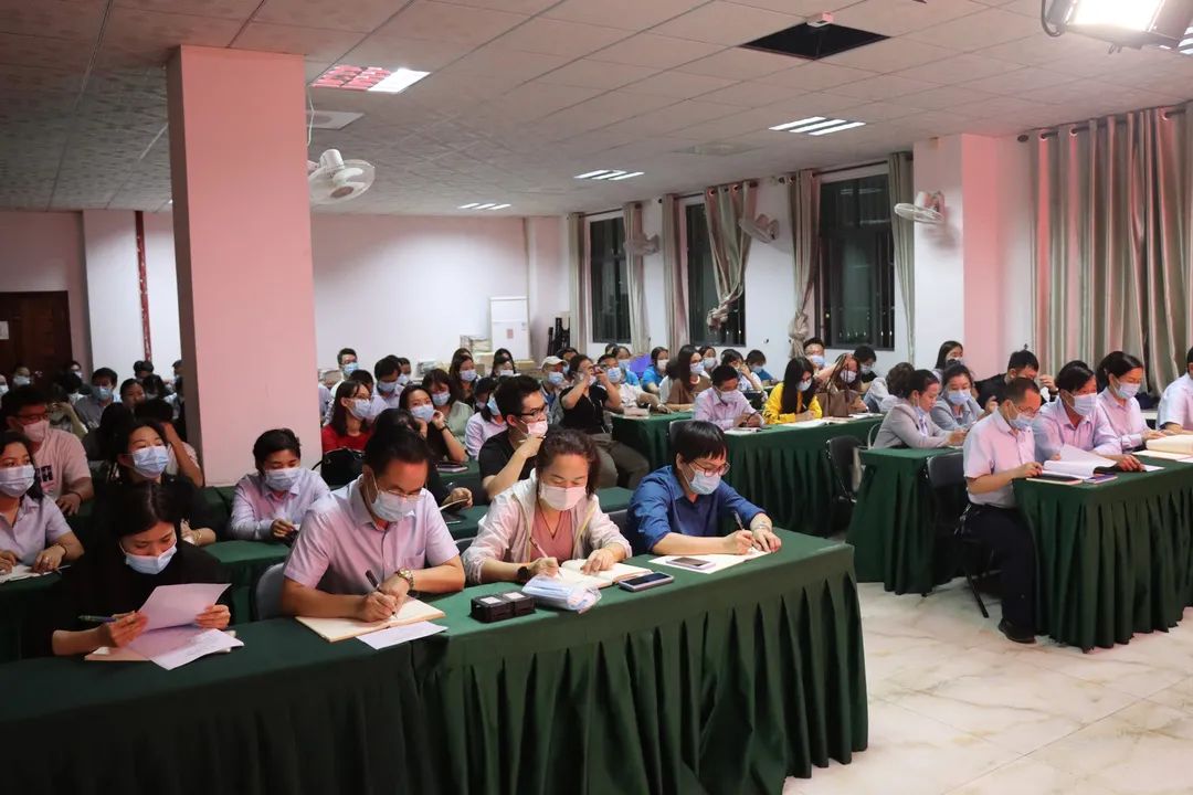 【校園資訊】壓實(shí)疫情防控措施  筑牢校園安全防線n——?？邳S岡金盤(pán)高級(jí)中學(xué)疫情防控工作