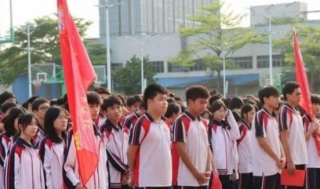 【學(xué)生動(dòng)態(tài)】凝心聚力? 志攀高峰——海口黃岡金盤(pán)學(xué)校高一年級(jí)四月對(duì)子班挑戰(zhàn)賽暨三月月考頒獎(jiǎng)儀式